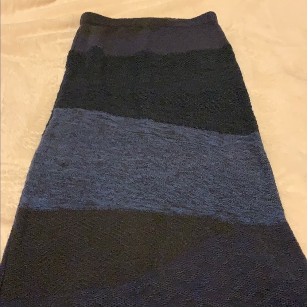 Knitted slim maxi skirt